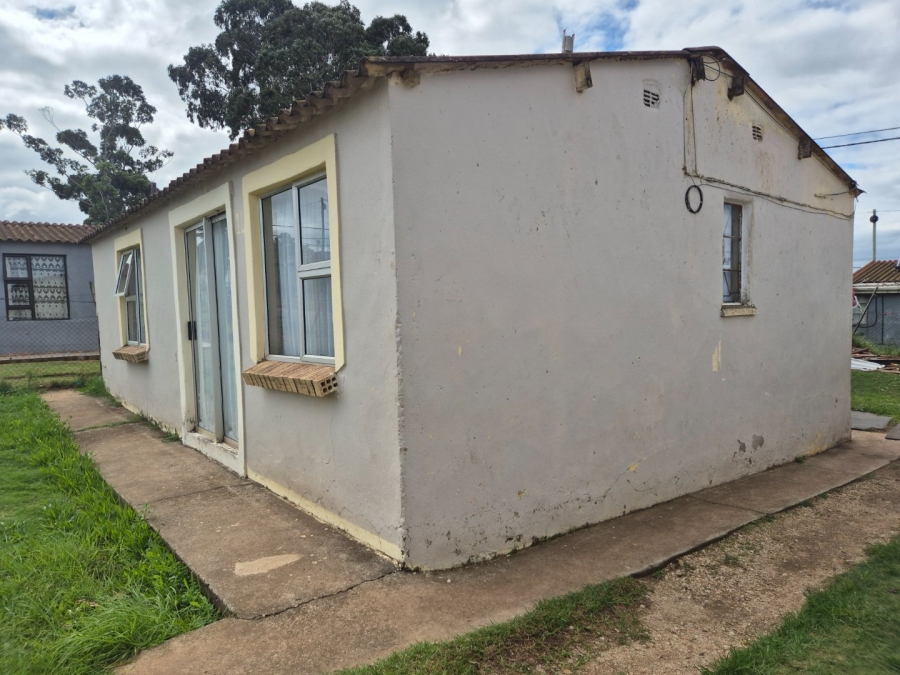 2 Bedroom Property for Sale in Kwa Nobuhle Eastern Cape